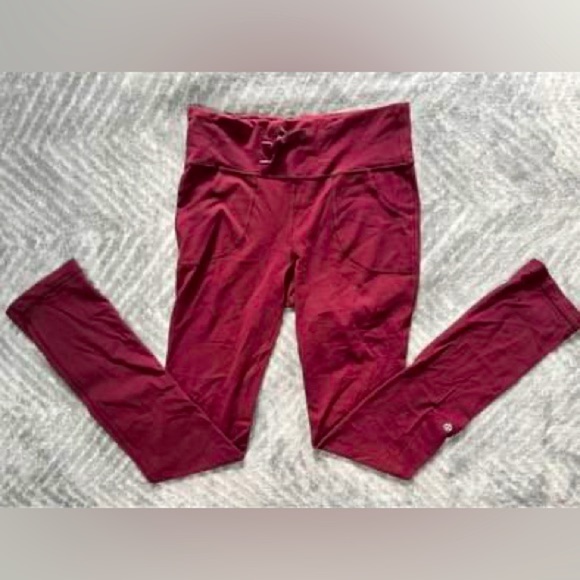 Lululemon Size 6 Straight Leg Pants - Picture 4 of 5